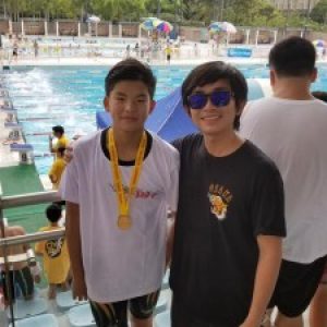 本會泳員曾珞軒在香港業餘游泳總會舉辦，第二組第三節分齡賽在200米四式勇奪冠軍